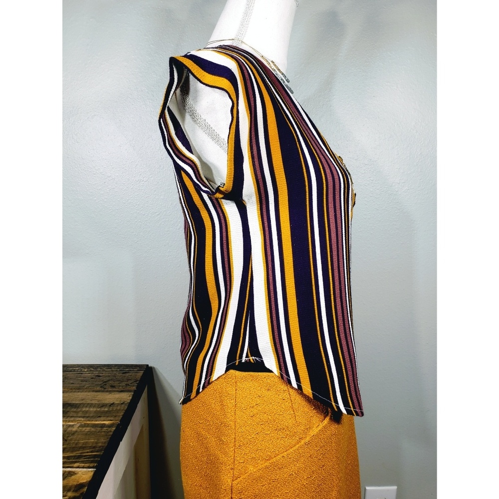 **SOLD**Iris top_c - Picture 6 of 7